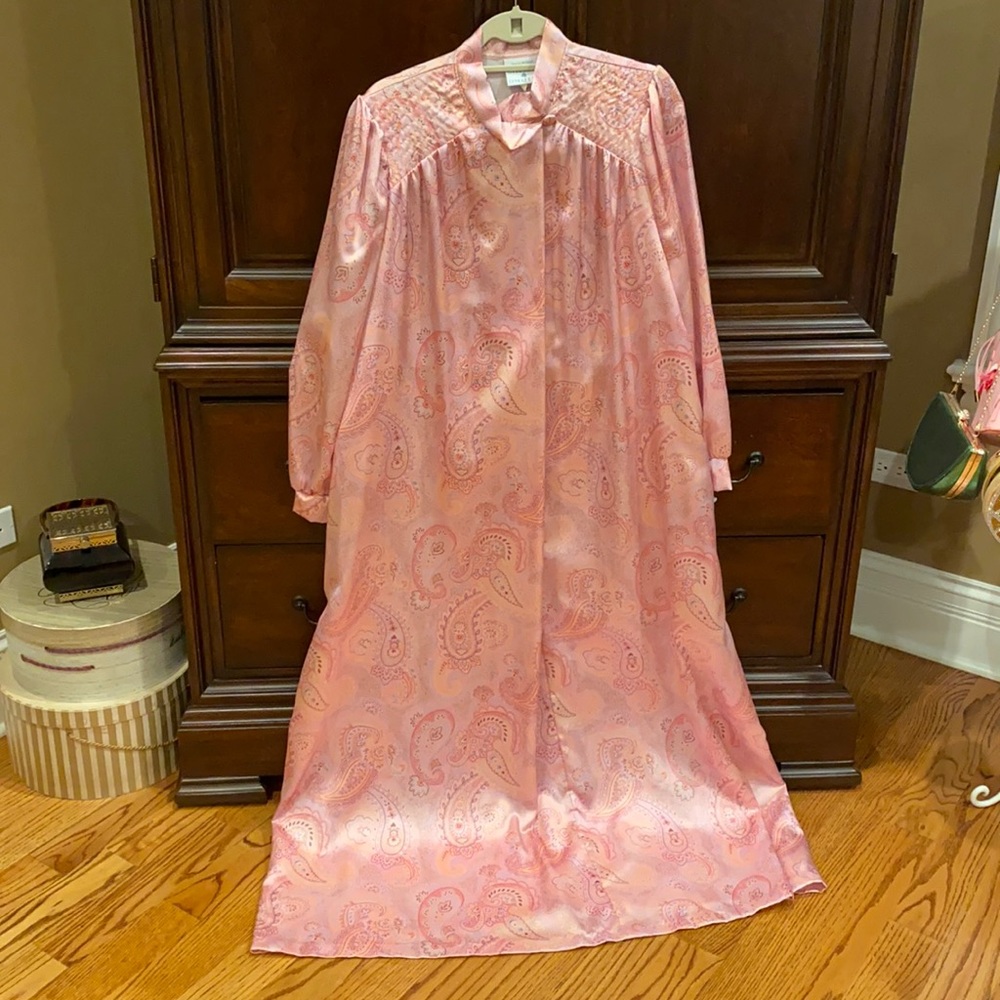 Donna Richard for Gilligan O’Malley silky nightgown